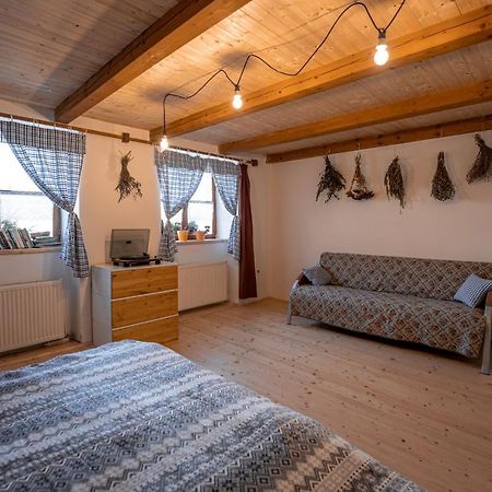 Prizemi Vesnicke Usedlosti - Cozy Village Homestead Vidov المظهر الخارجي الصورة